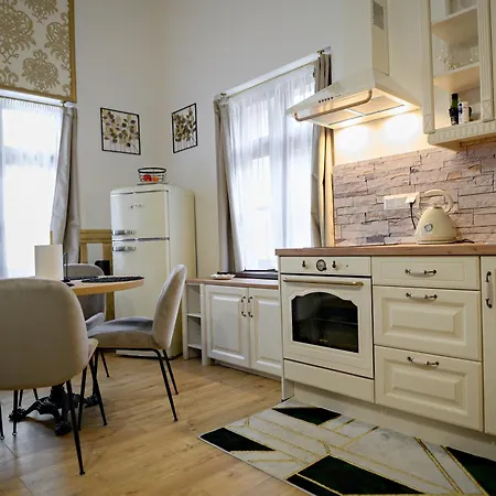 V Hellov Dome Apartamento Banská Štiavnica