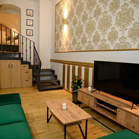 V Hellov Dome Apartmán *